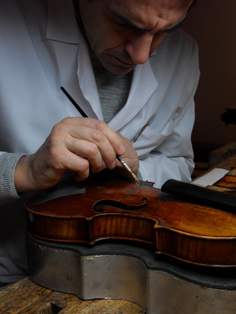 giovanni lazzaro - expert luthier since 1983